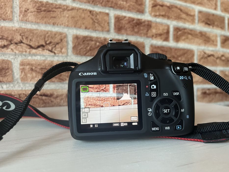 Aparat foto Canon EOS 1100D