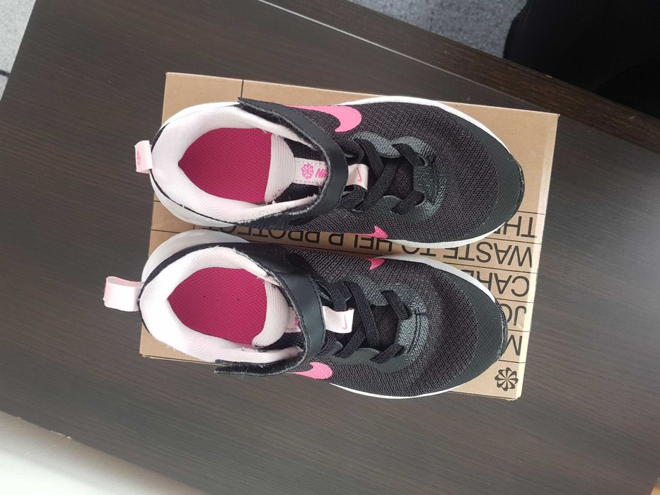 Чисто нови маратонки Nike revolution 6