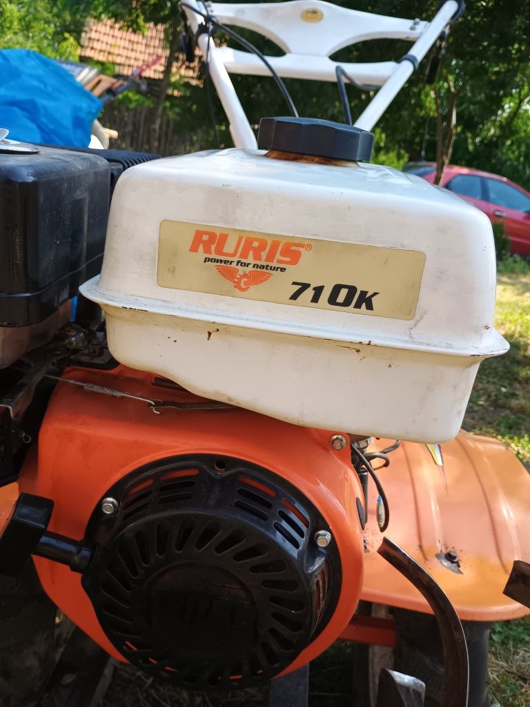 Vând motosapă marca Ruris de