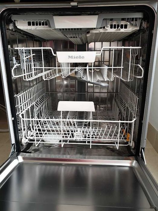 Инокс - Съдомиялна Miele - Auto Open - 14 Комплекта - Свободностояща