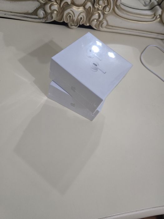 Наушники airpods pro 2. 2 штуки, новые, не распакованные