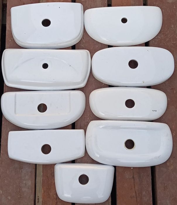 Продам крышки от бочков унитаза в отличном состоянии