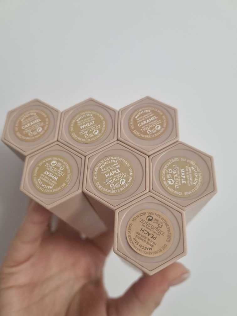 Fond de ten stick Fenty Beauty