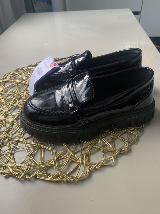 Vand Papuci eleganti  marimea 34