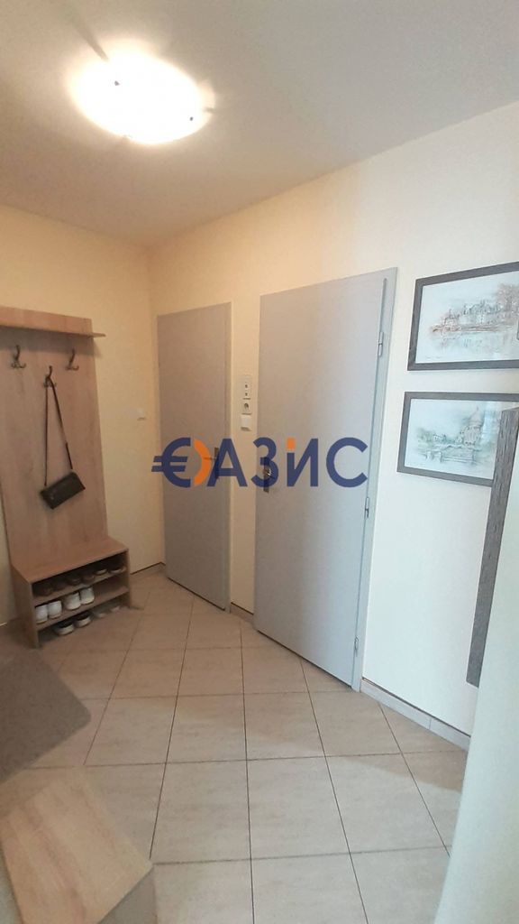 Продава се Тристаен апартамент в Бургас, Център - 81 кв.м за 3025 €/кв.м - Снимка #11