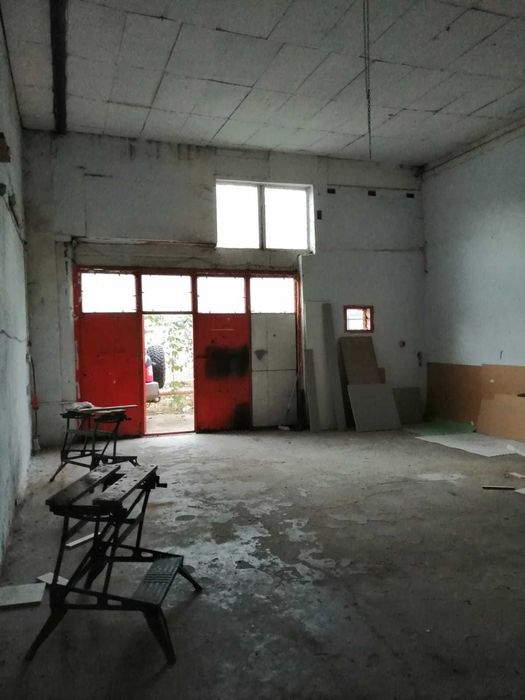 Vând hala zona Calea Baciului