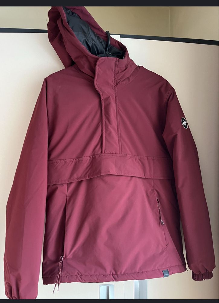 Яке тип анорак Pull&Bear