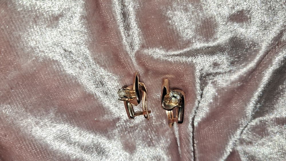 Продам золотые серёжки