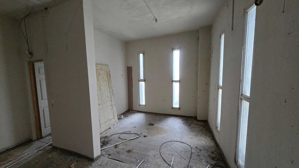 Inchiriez/vand spatiu comercial 800 mp open space Bl. Tomis Central