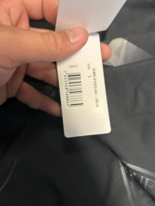 Яке на Gues оргинално