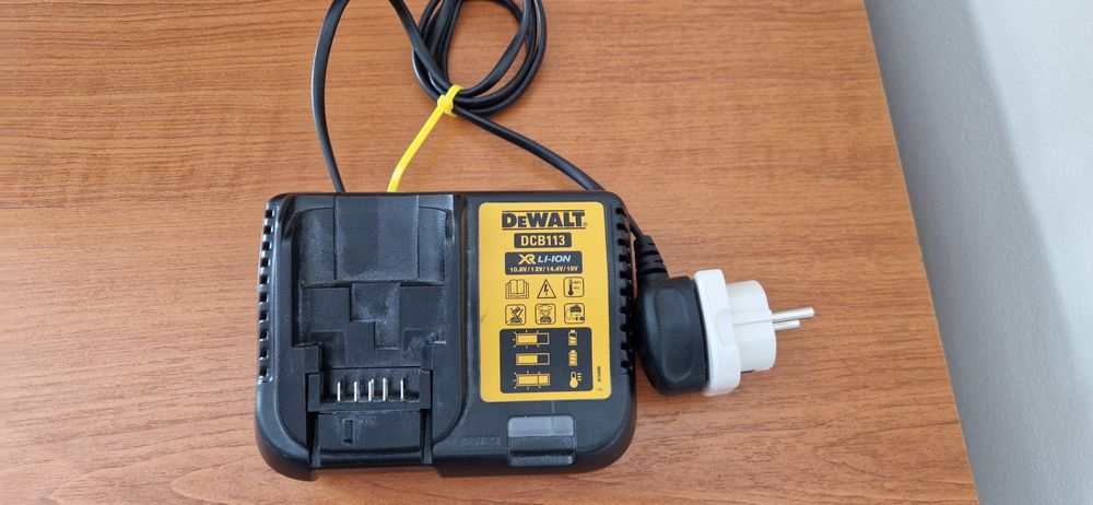 Filetanta DeWalt Bormașină 18V-  baterie 4A + încărcator
