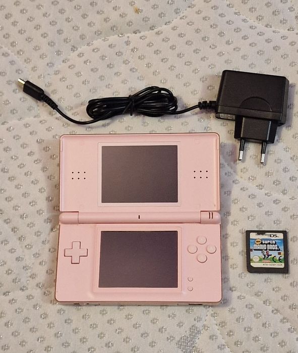 Nintendo ds lite + joc mario + încărcat