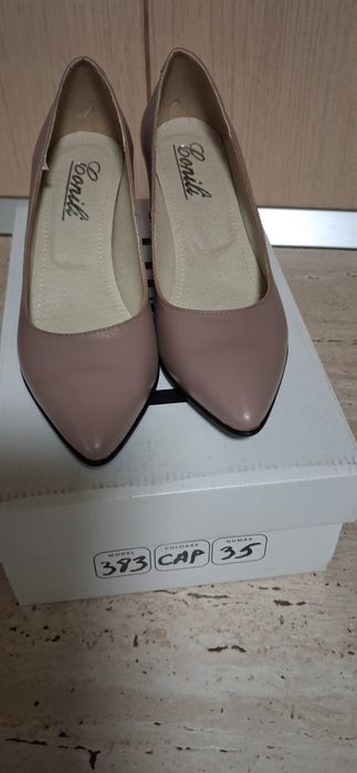 Pantofi cu toc 35