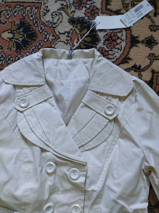 M. Nou. Trench (geacă)