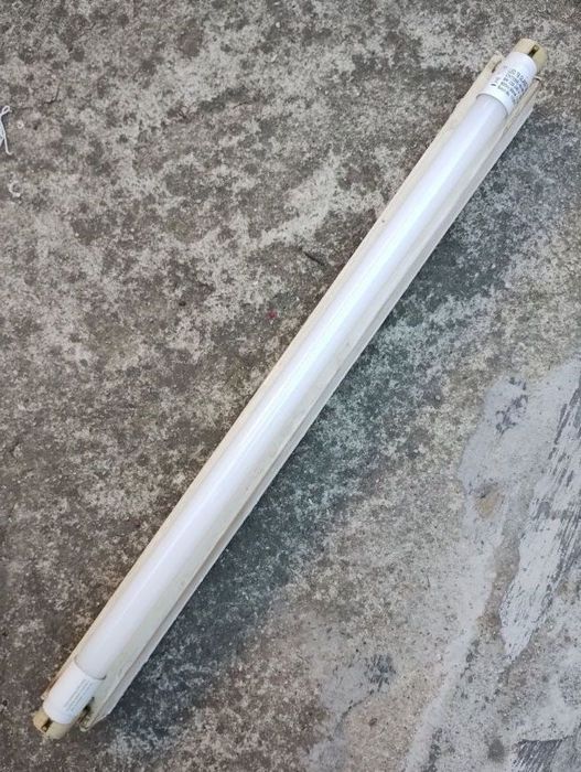 Vând neon cu tub LED