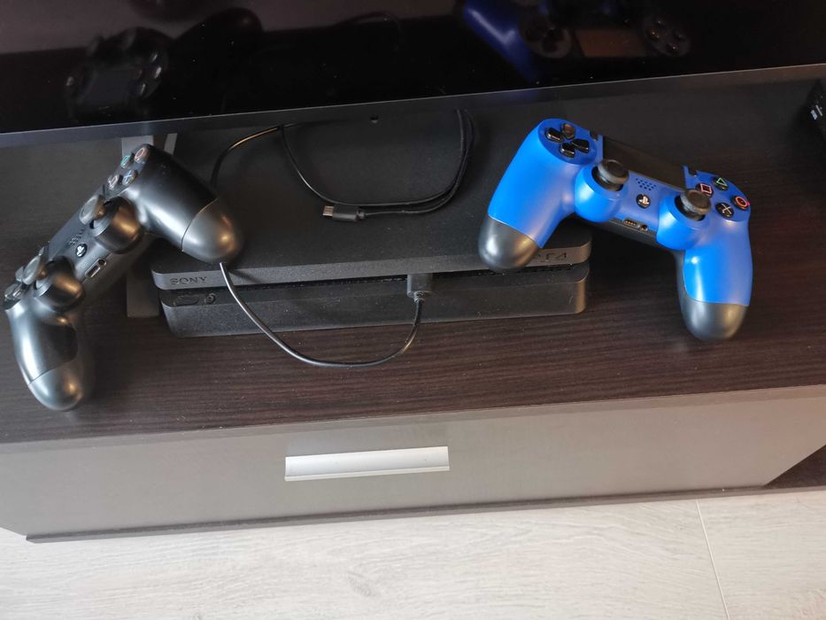 Ps4 два джойстика/фифа 25