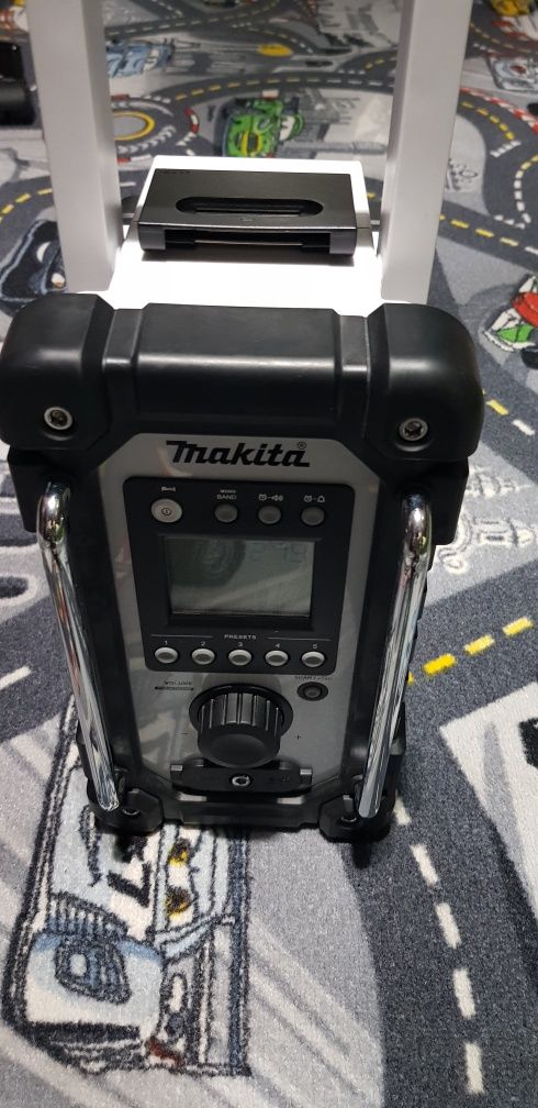 Vand Radio Boxa MAKITA DMR107 pret 700 lei