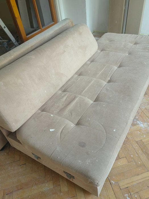 Безплатен, голям диван