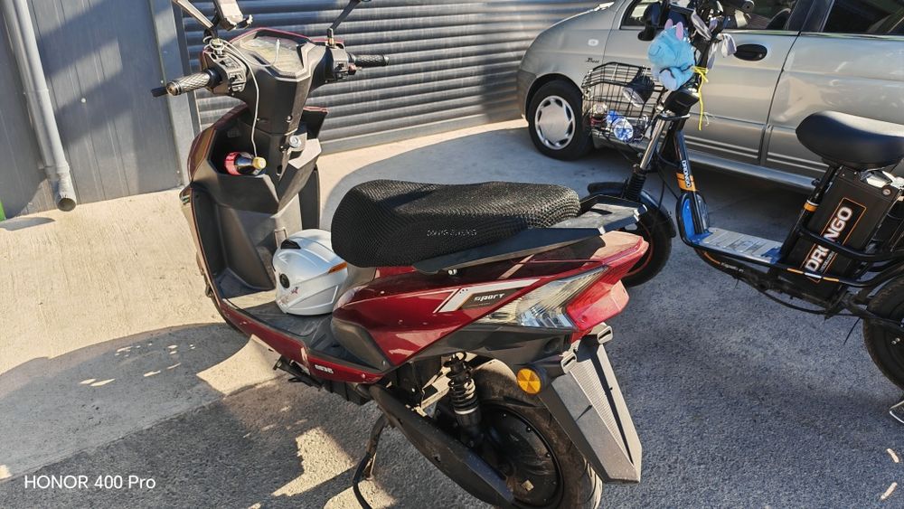 Продается скутер электрический кью шенг новый 2 месяца ездил не ремонт