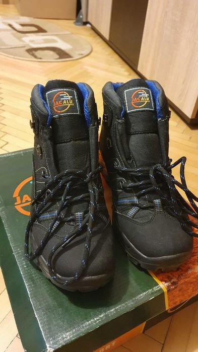 bocanci 41 1/2 Jackalu