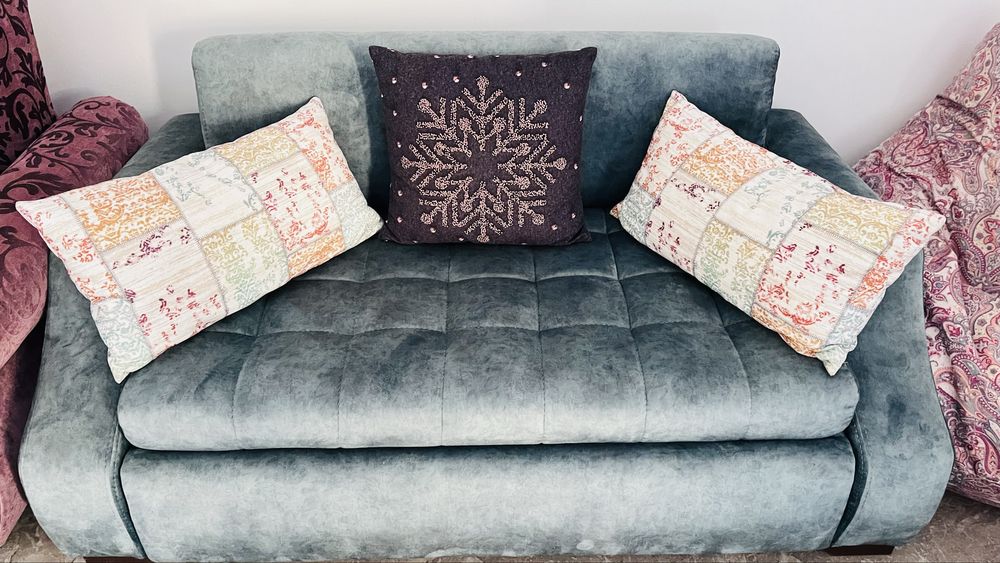 Диван двух местный