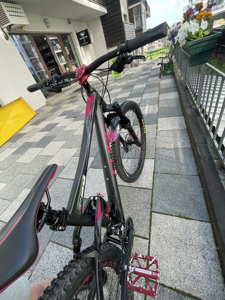 Bicicleta full suspention cube hpa sting