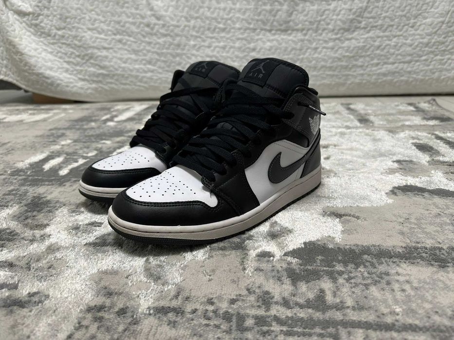 Jordan 1 Mid Black/White/Grey EU 44 – foarte puțin uzați – DQ8426-001,