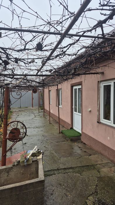 Casă cu teren de închiriat - Afumați, Ilfov