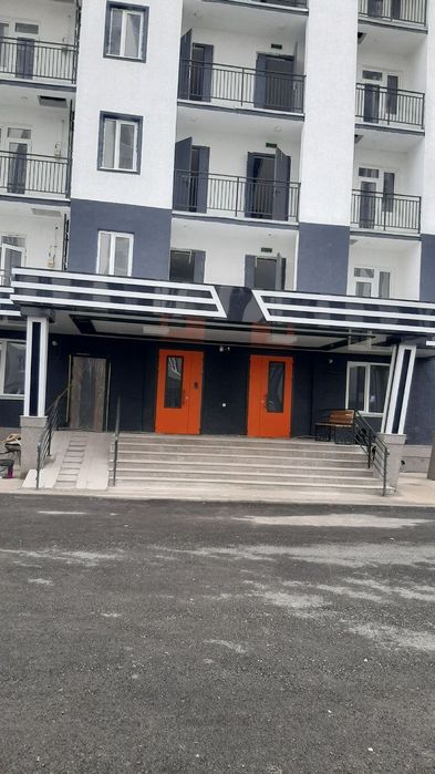 Квартира сотилади навастройка