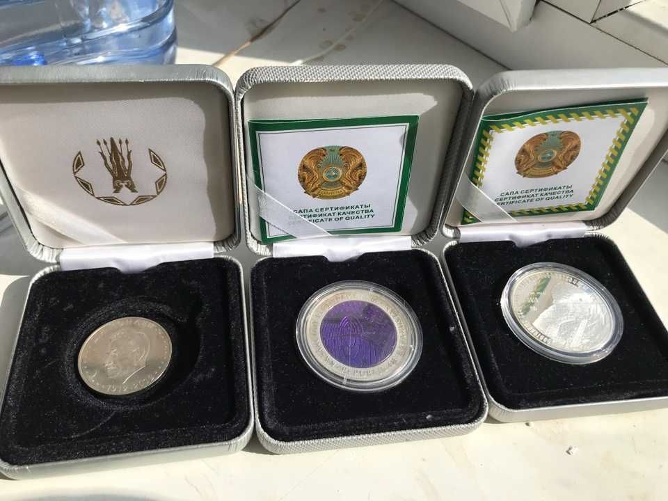 Продаю Коллекционные серебряные монеты. 3 шт.