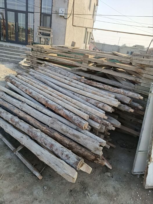 Taxta va bolorlar sotiladi