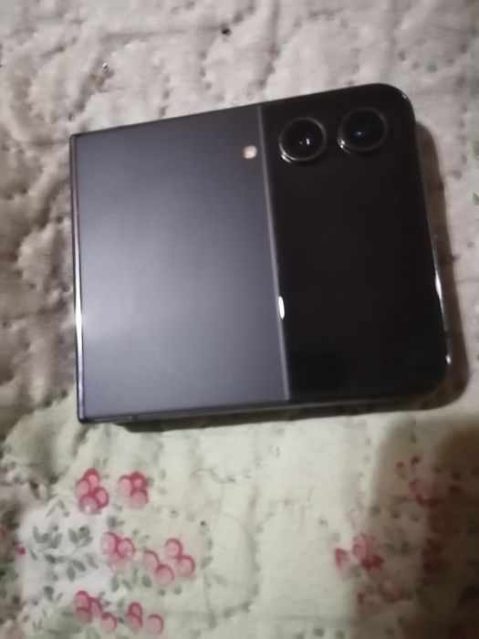 Vând Samsung z flip 4