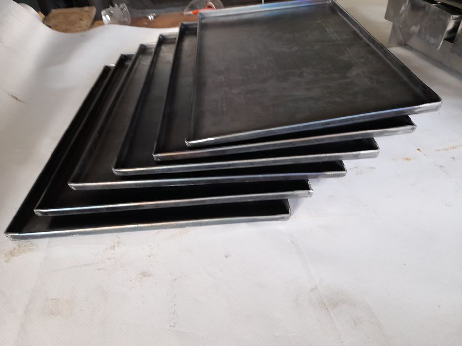 Producători forme terrine / rulade/ tăvi pentru copt.