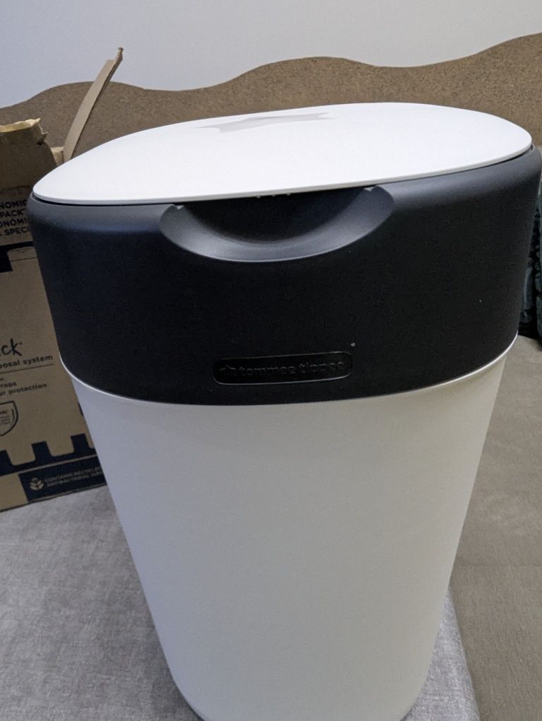 Tommee tippee кош с 2 кутии пликове