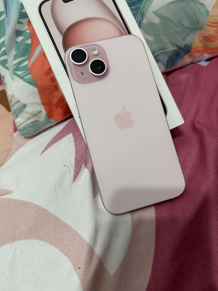 Sa vinde urgent iphone 15.