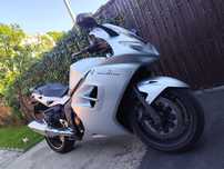Motocicleta Triumph sprint GT 1050