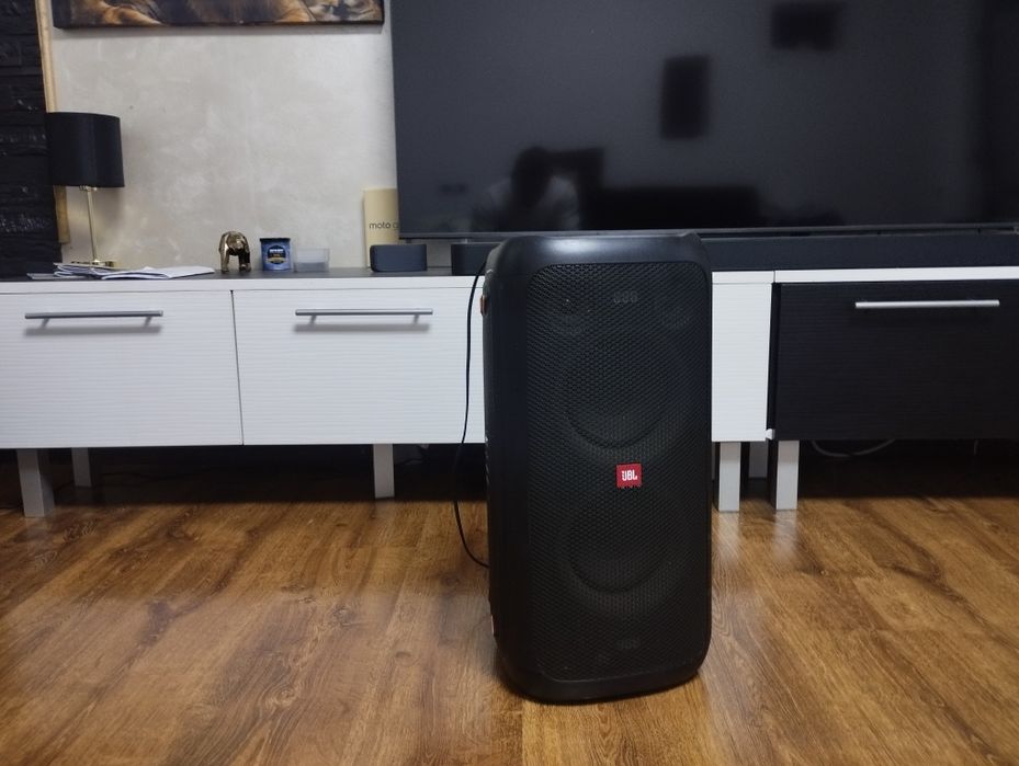 Boxă jbl partybox 100