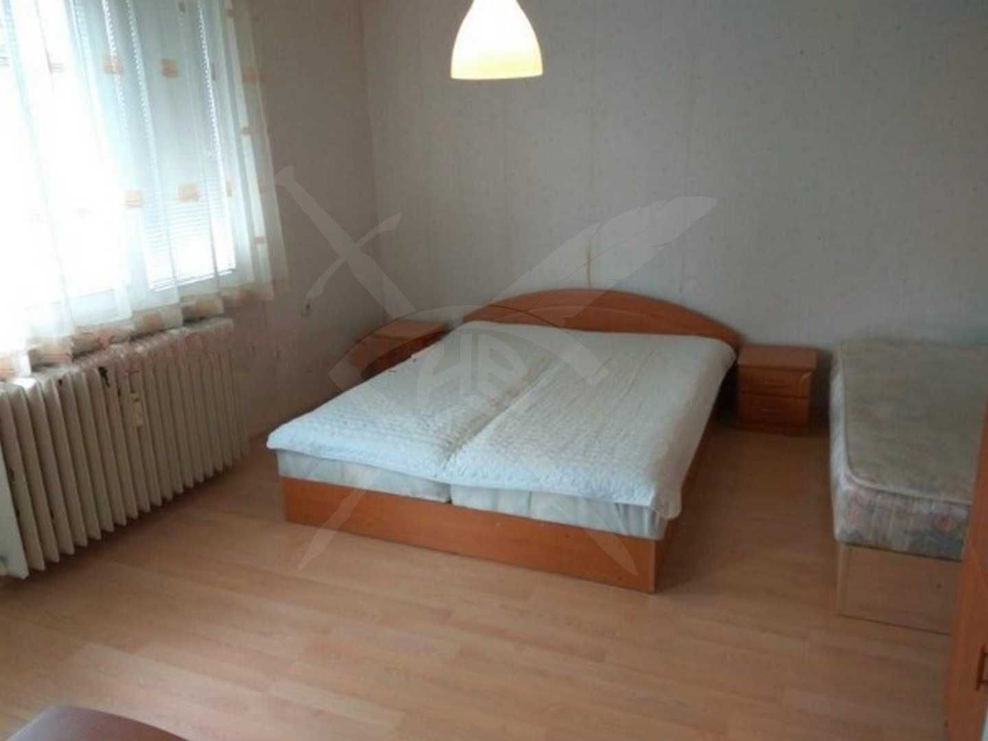 Тристаен апартамент в ж.к. Борово-106079