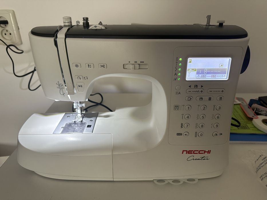 Швейная машинка Necchi