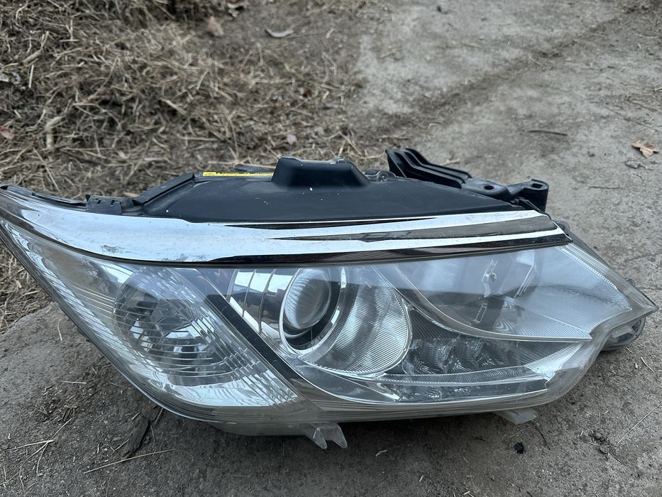 Фарныина камри 55 правая оригинал