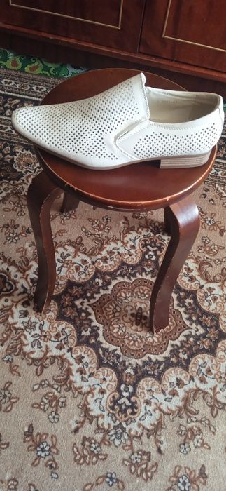 Продам мужские туфли новые