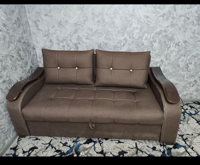 Диван сотилади  divan