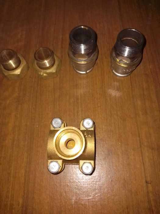 Врезка на трубу, латунный фитинг