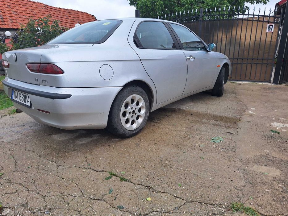 Vând sau schimb alfa romeo 156