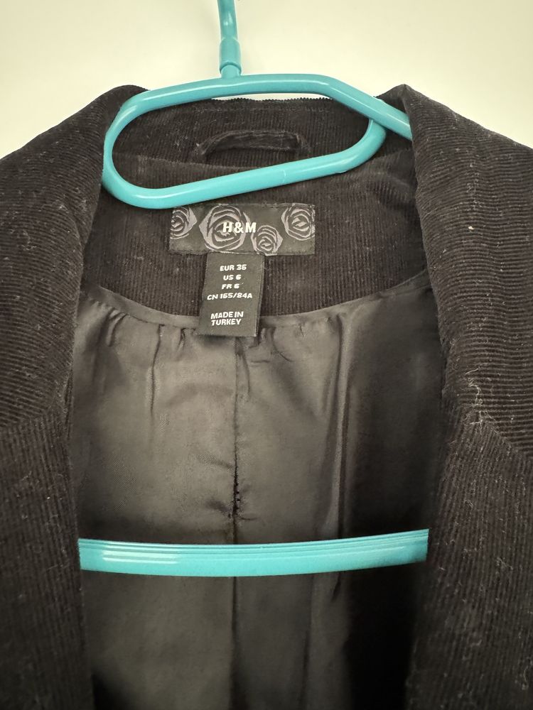 Черно дамско сако Zara и H&M