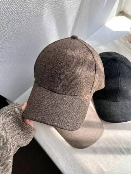 Продам новую кепку 2шт