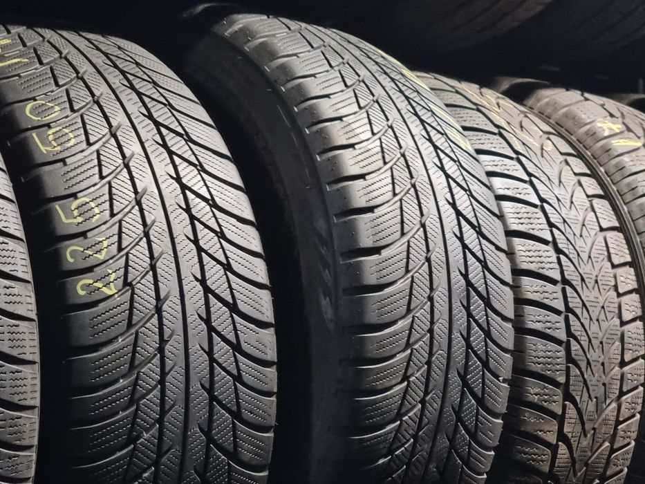 225 50 17 Iarna Dunlop runflat dot 39/18 adâncime profil 6,5mm.