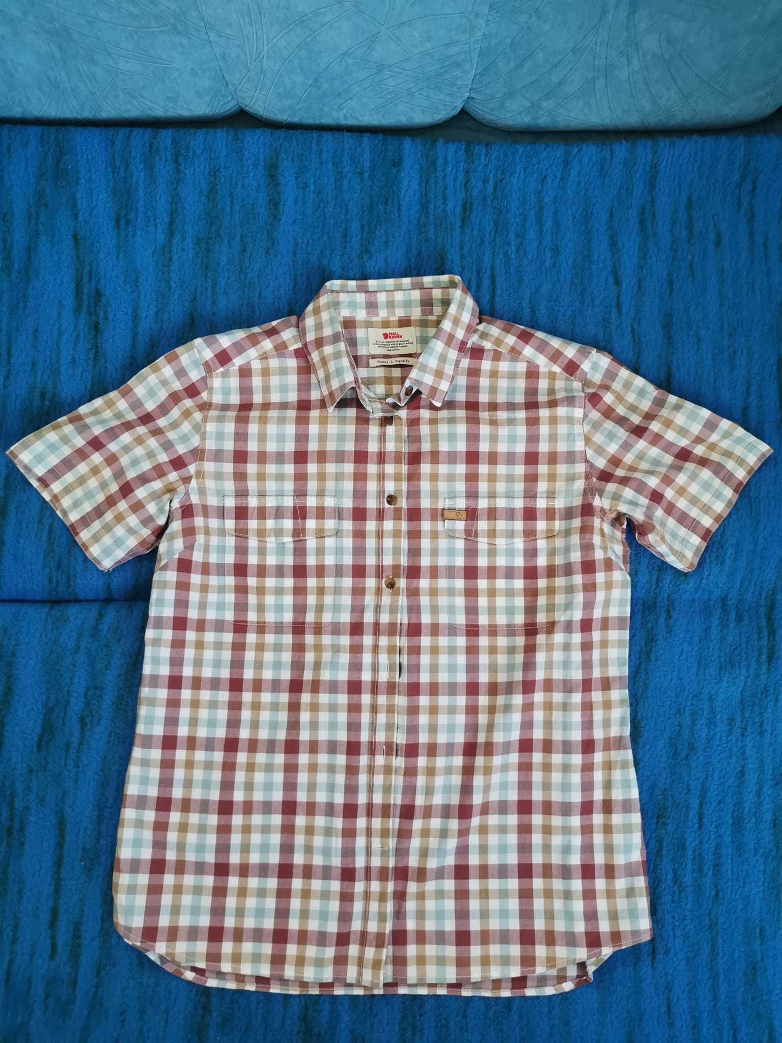 Hanorac Naketano S si camasa FjallRaven Ovik L dama
