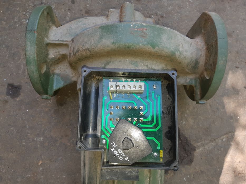 Pompă de recirculare apa