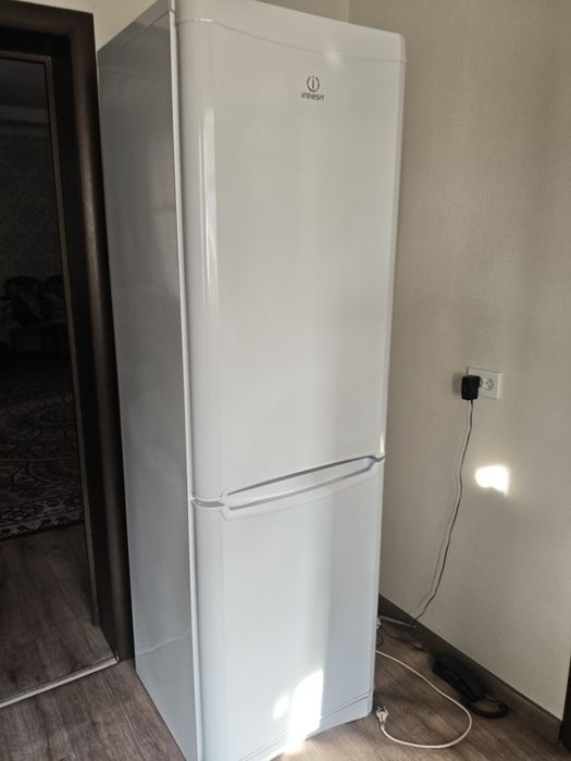 Продам холодильник Indesit, г. Алматы